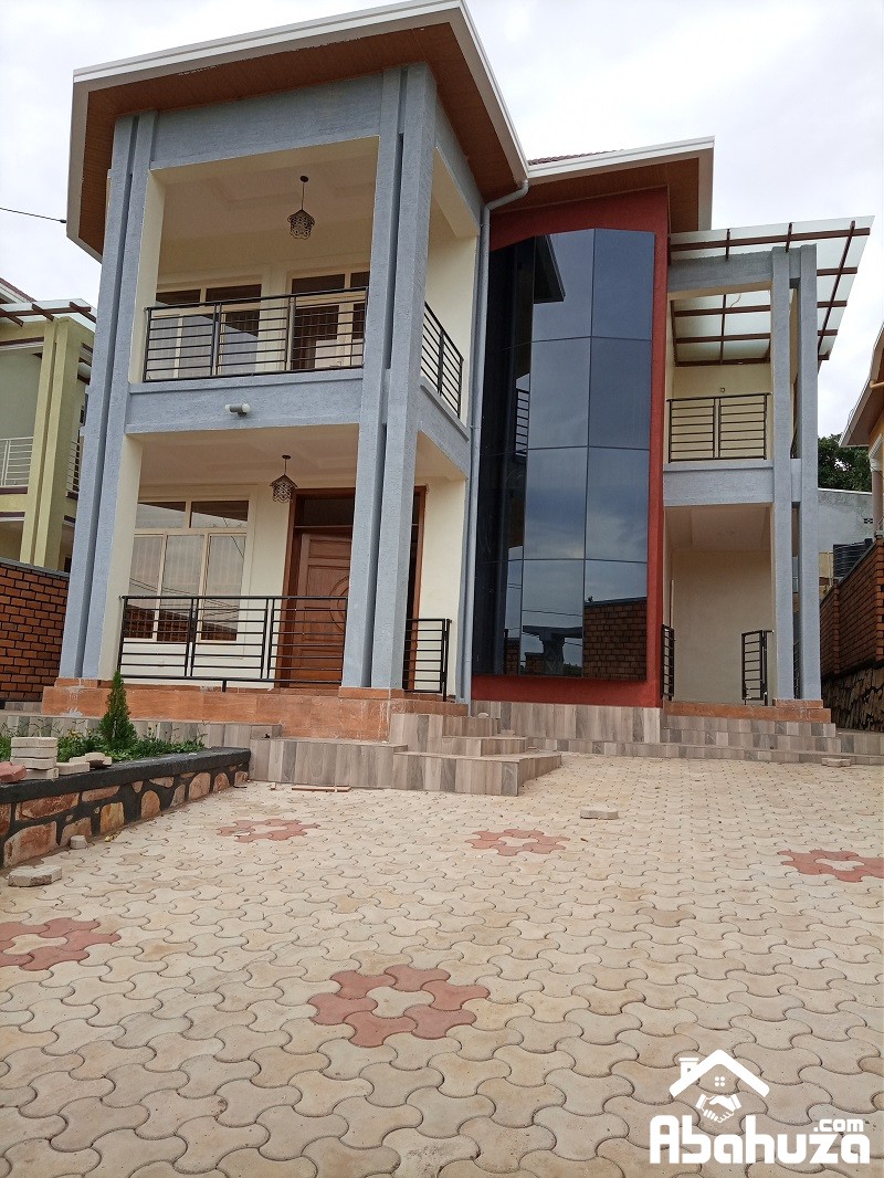 A BRAND NEW HOUSE FOR SALE IN KIGALI AT GACURIRO