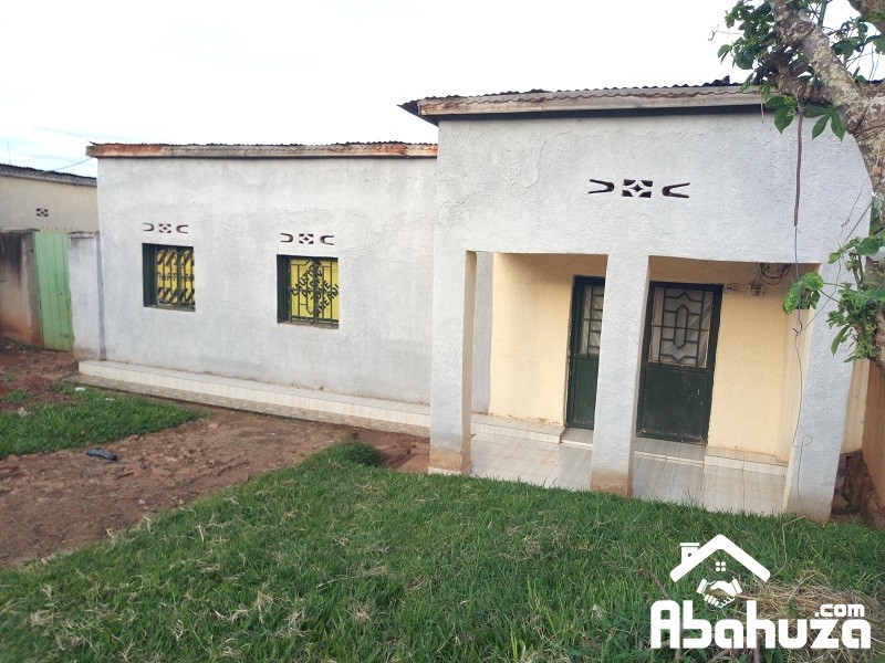 4 HOUSES IN ONE COMPOUND FOR SALE IN KIGALI AT KABUGA