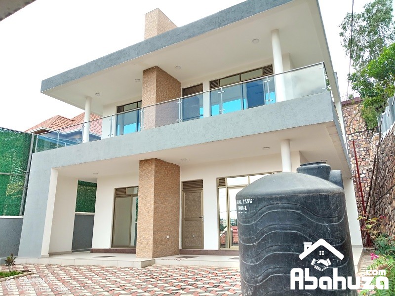 A MODERN 5 BEDROOM HOUSE FOR SALE IN KIGALI AT NYARUTARAMA