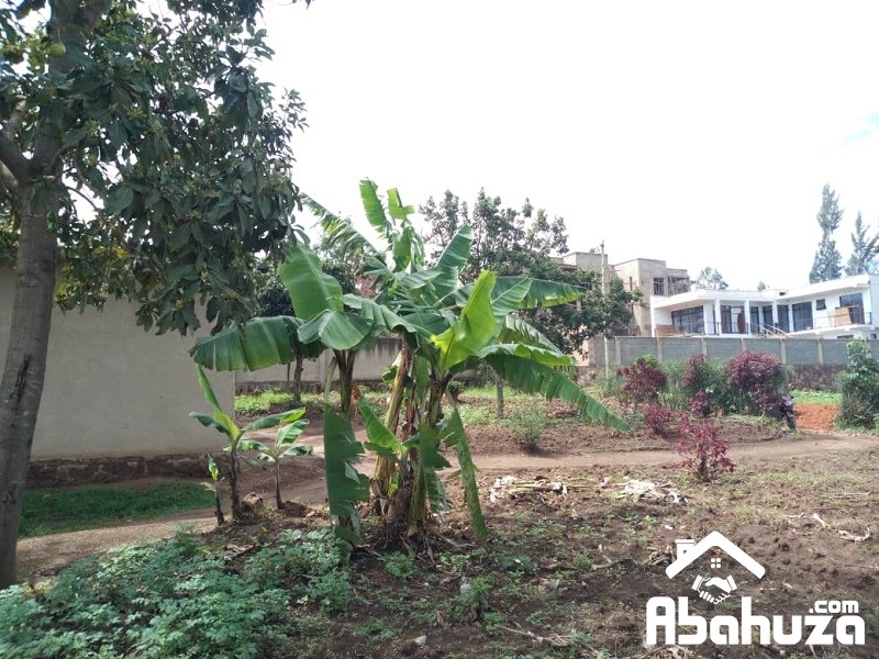 A WELL LOCATED PLOT IN KIGALI NEAR TAXI PARK OF KINYINYA
