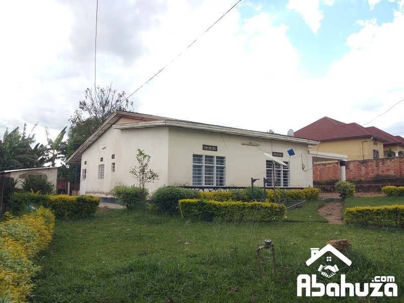 A BIG HOUSE TO RENOVATE FOR SALE IN KIGALI AT KABEZA