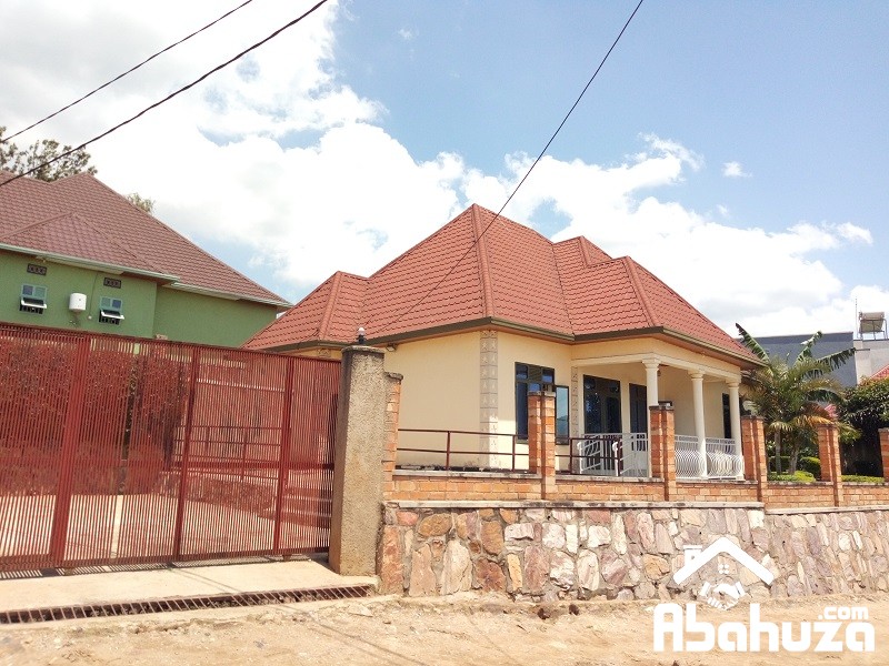 A NICE 4 BEDROOM HOUSE FOR SALE IN KIGALI AT GISOZI