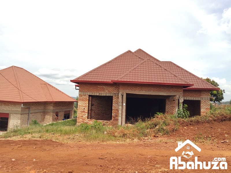 UNFINISHED HOUSE FOR SALE IN KIGALI AT KICUKIRO