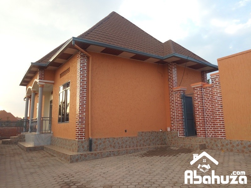 A 4 BEDROOM HOUSE FOR SALE IN KIGALI AT KINYINYA