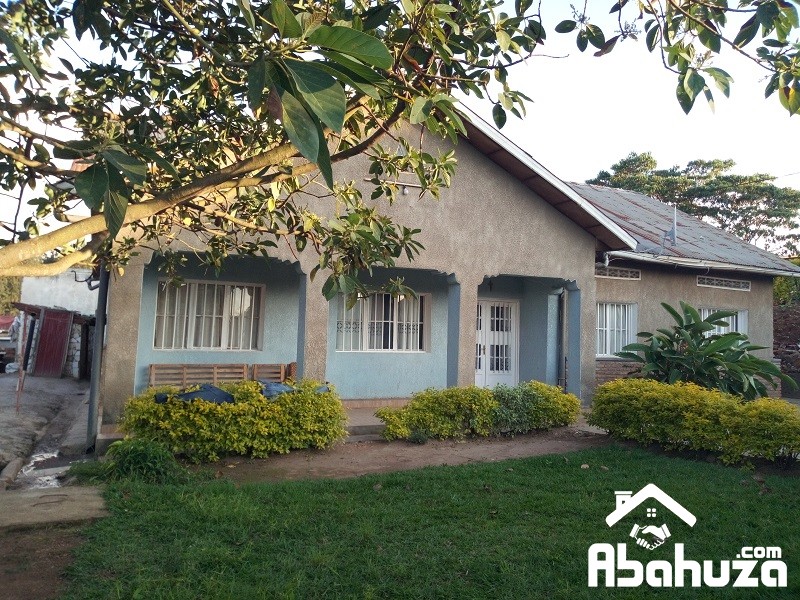 A 5 BEDROOM HOUSE FOR SALE IN KIGALI AT KACYIRU