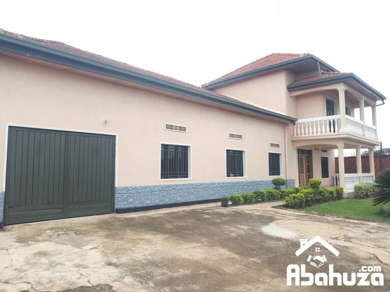 A 6 BEDROOM HOUSE FOR RENT IN KIGALI AT KICUKIRO