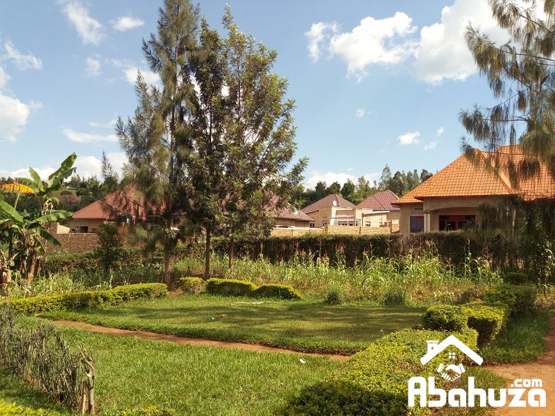 A NICE PLOT FOR SALE WITH A CONSTRUCTION PERMIT AT KIGALI-MASAKA