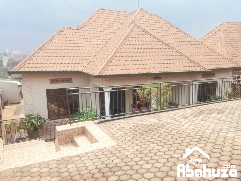 A FURNISHED 4 BEDROOM HOUSE FOR RENT AT KANOMBE