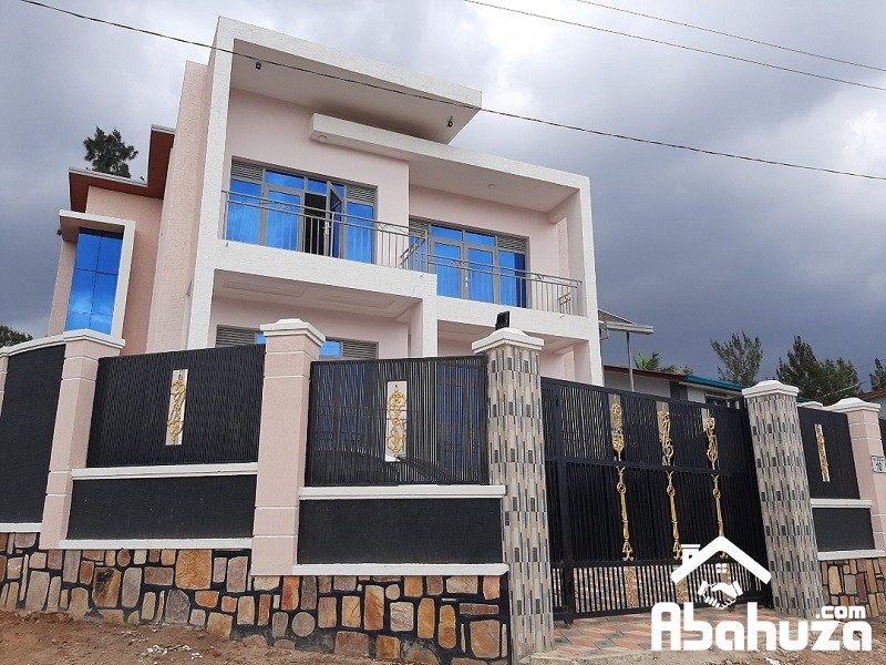 A NEW FURNISHED HOUSE OF 8 BEDROOMS IN KIGALI AT NYARUTARAMA