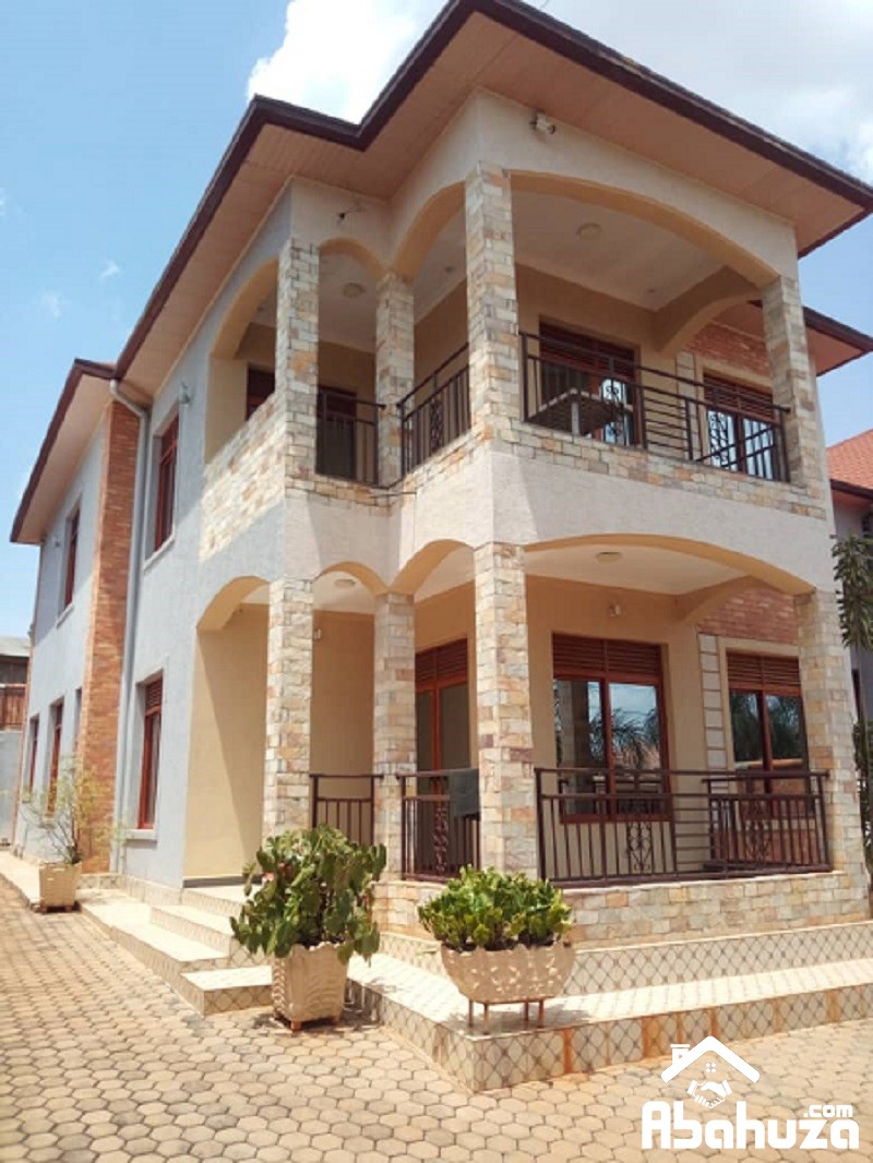 A FURNISHED 5 BEDROOM HOUSE FOR RENT IN KIGALI AT KICUKIRO