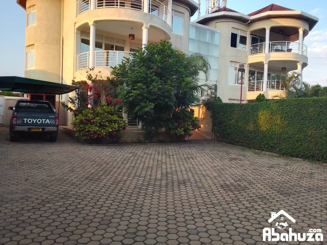 A FURNISHED 4 BEDROOM HOUSE FOR RENT IN KIGALI AT NYARUTARAMA