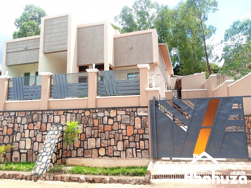 A NEW 4 BEDROOM HOUSE FOR SALE IN KIGALI AT GACURIRO