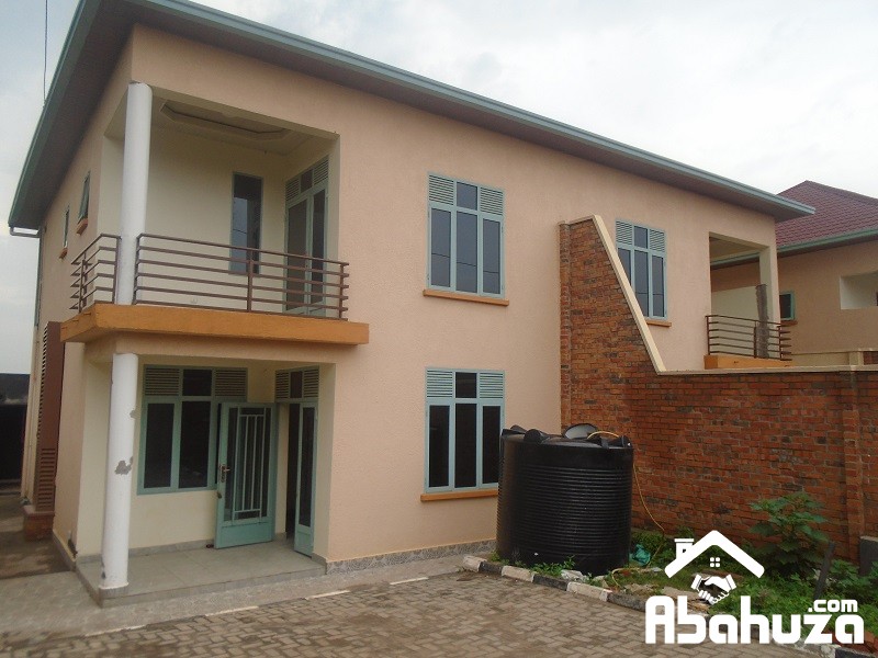 A 3 BEDROOM HOUSE FOR RENT IN KIGAKI AT Busanza