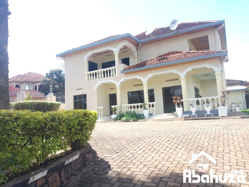 AN 8 BEDROOM HOUSE FOR RENT IN KIGALI AT GISOZI