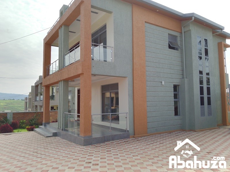 A NEW 4 BEDROOM HOUSE FOR RENT IN KIGALI AT GACURIRO