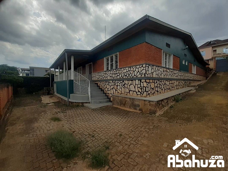 AN 8 BEDROOM HOUSE FOR RENT IN KIGALI AT KACYIRU