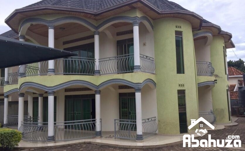 A  FURNISHED 6 BEDROOM HOUSE FOR RENT IN KIGALI AT GACURIRO