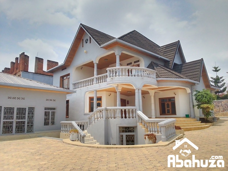 A 7 BEDROOM HOUSE FOR RENT IN KIGALI AT KACYIRU